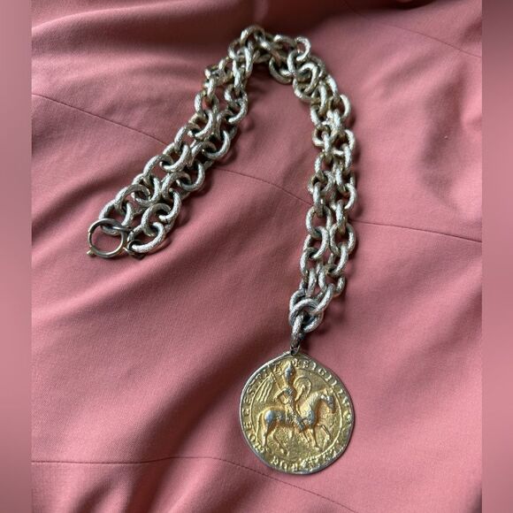1970s Medieval Style Gold Pendant and Chain Necklace - Picture 6 of 7